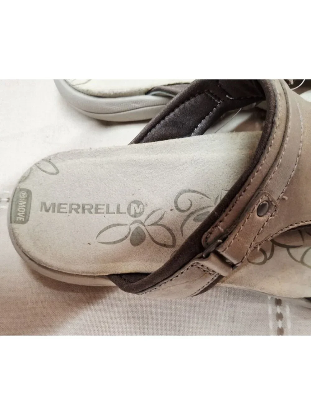 Merrell Womens Aluminum Sandals US 7 Select Grip Sole Adjustable Straps Durable